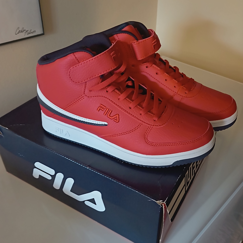 Fila Red Sneakers Classic Athletic Design